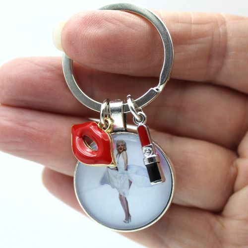 Marilyn Monroe SEVEN YEAR ITCH Keyring with White Dress, Red Lips and Red Lipstick